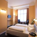 Am Hermannplatz 2* Βερολίνο