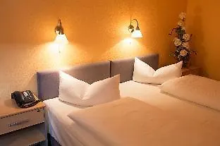 Am Hermannplatz Guest house 2*