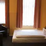 بيت ضيافة Am Hermannplatz 2*