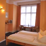 Am Hermannplatz 2* برلين