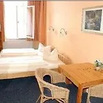 بيت ضيافة Am Hermannplatz 2*