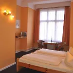 Am Hermannplatz بيت ضيافة