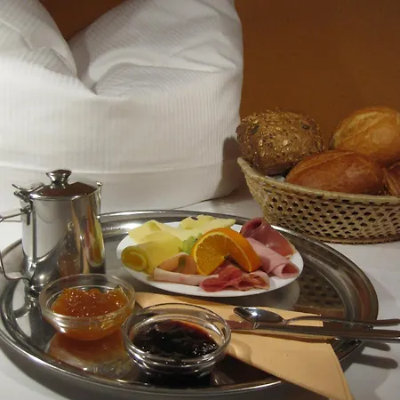 بيت ضيافة Am Hermannplatz 2*