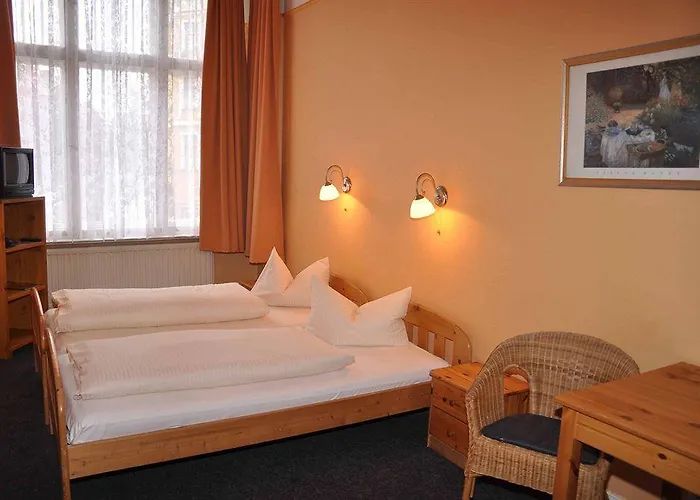 Am Hermannplatz 2* برلين