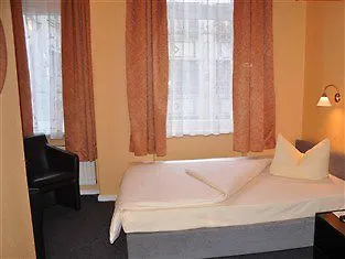 بيت ضيافة Am Hermannplatz 2*