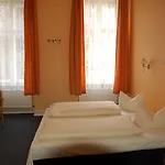 Am Hermannplatz Guest house
