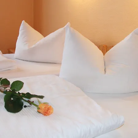 Am Hermannplatz Gasthof 2*