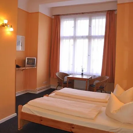 Am Hermannplatz 2* ברלין